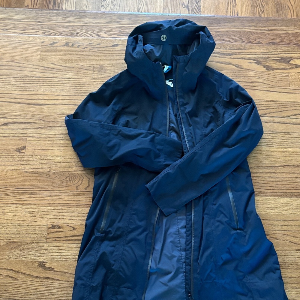 Lululemon Women's Navy Hooded  Rain Jacket